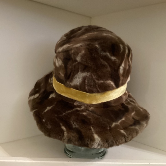 ANNA SUI hat - Picture 3 of 5